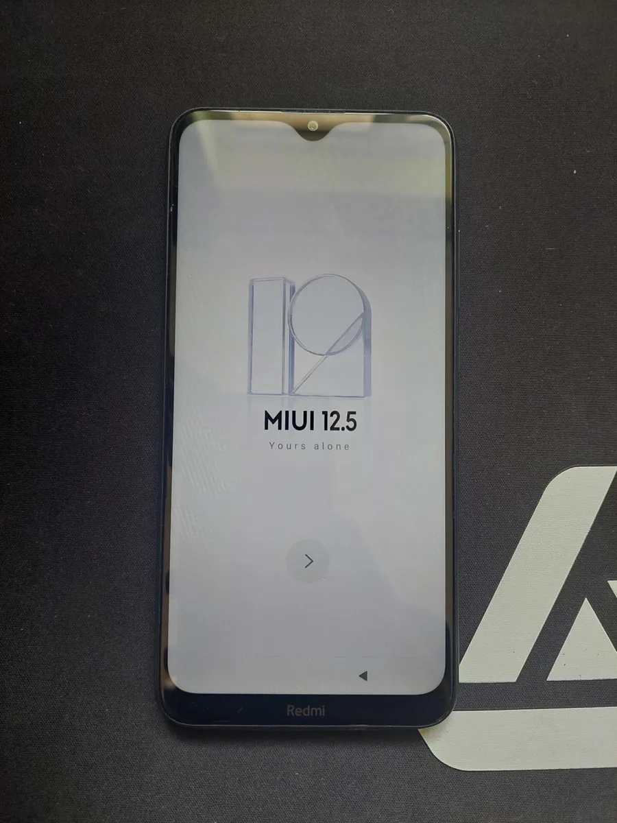 Xiaomi Redmi 8 64GB, Onyx Black, Unlocked - Image 2