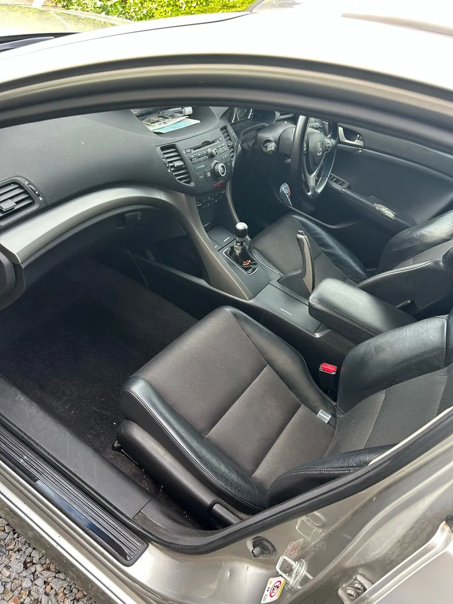 Honda Accord estate - Image 4