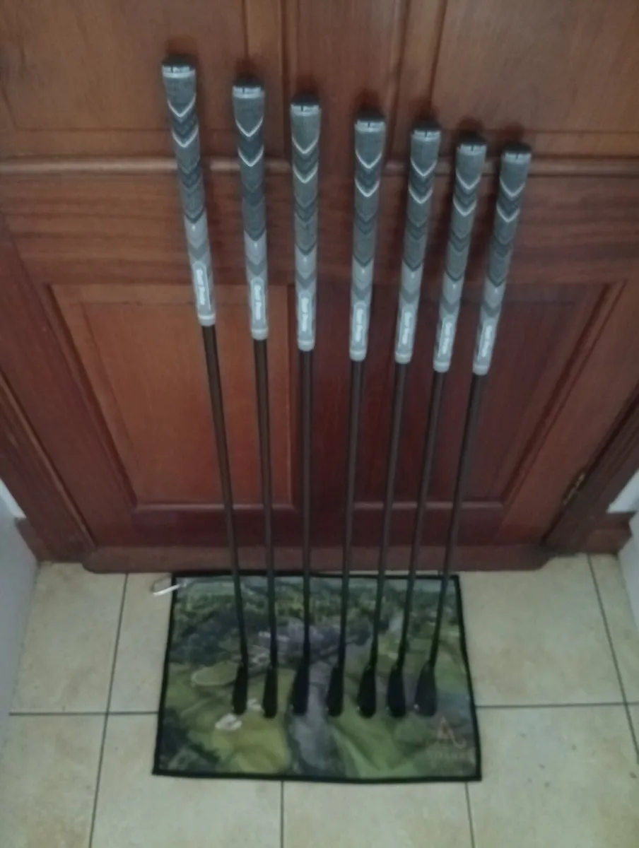 TaylorMade P770 Tungsten 4-7 ,8-PW Forged As New - Image 2