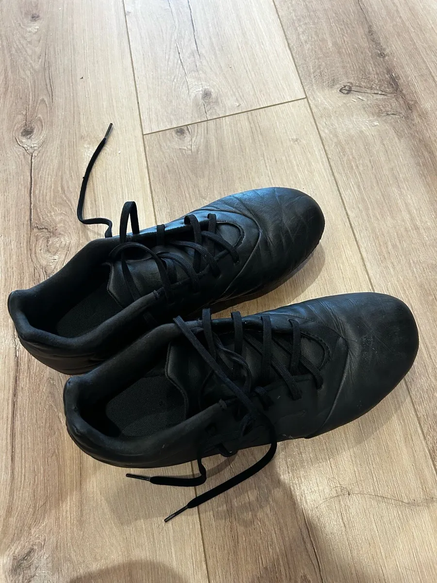Football Soccer shoes - Image 1