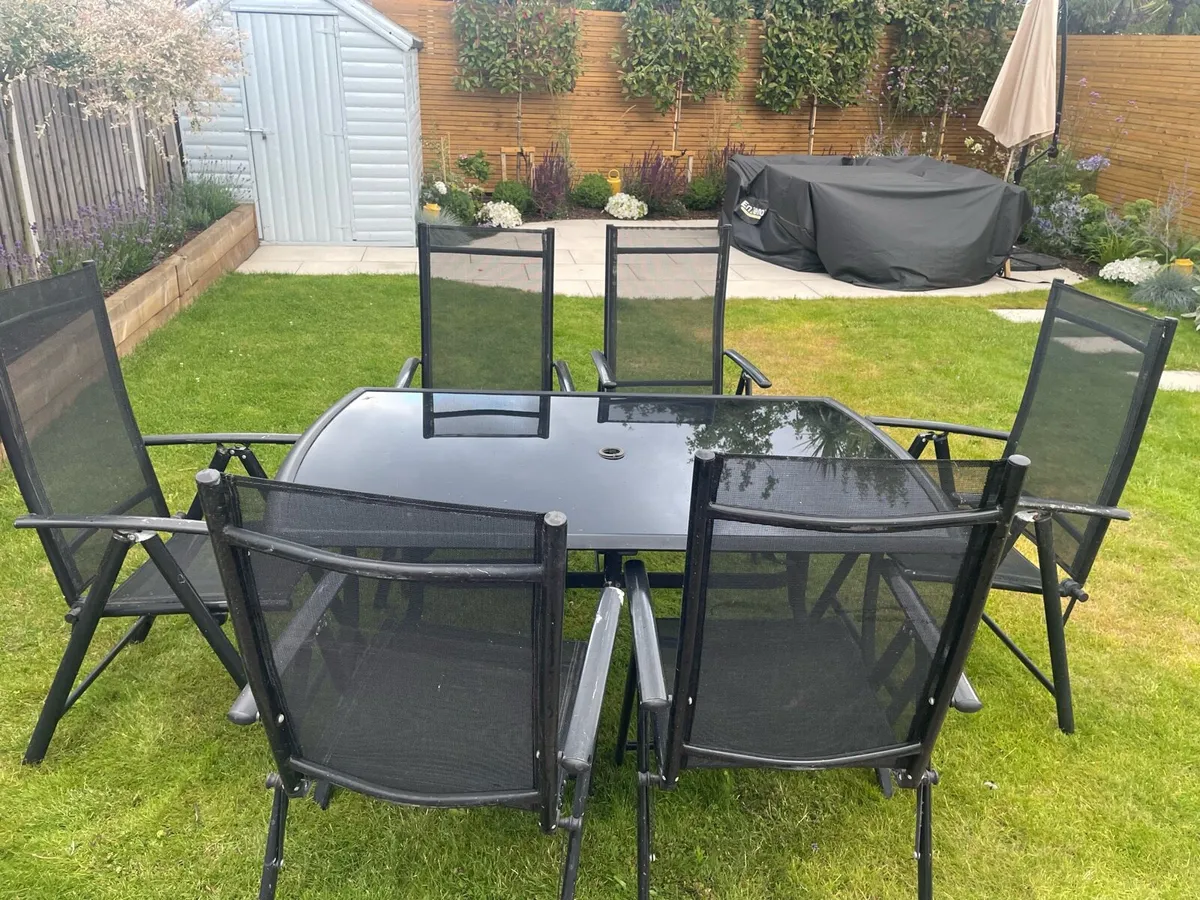 Garden table and chairs - Image 3