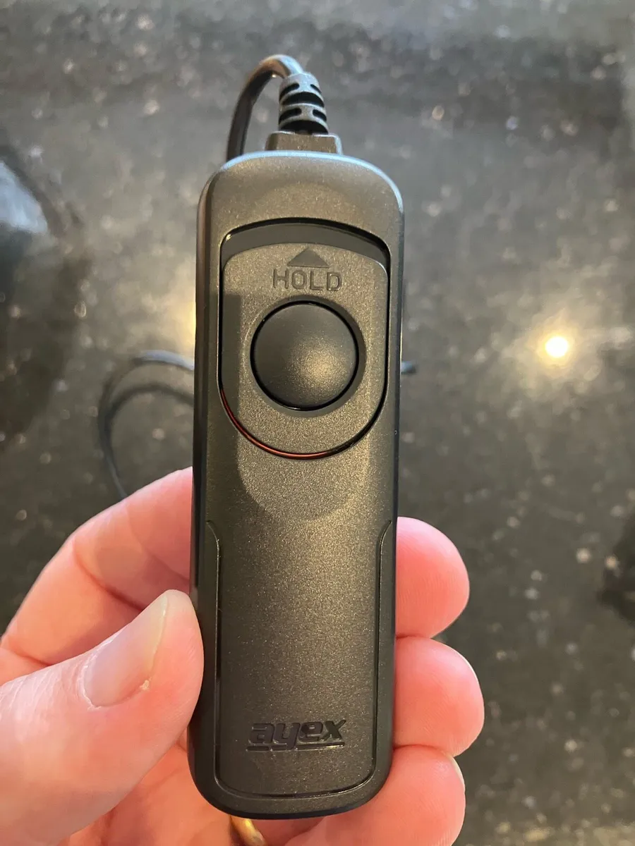 Canon R6 camera and lens - Image 4