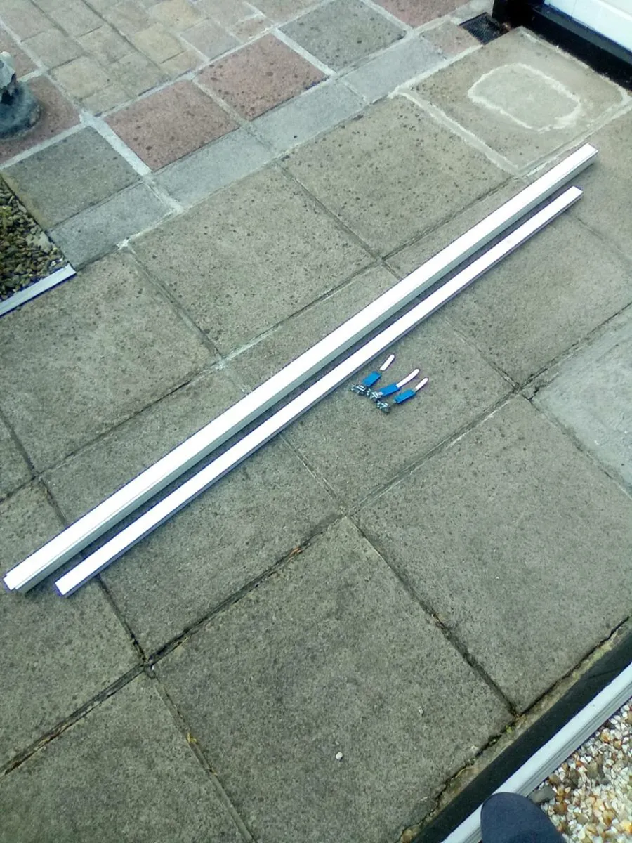 2  X  2 METRE LENGTHS. OF. PLASTIC  TRUNKING - Image 2
