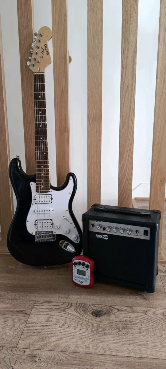Electric guitar - Image 1
