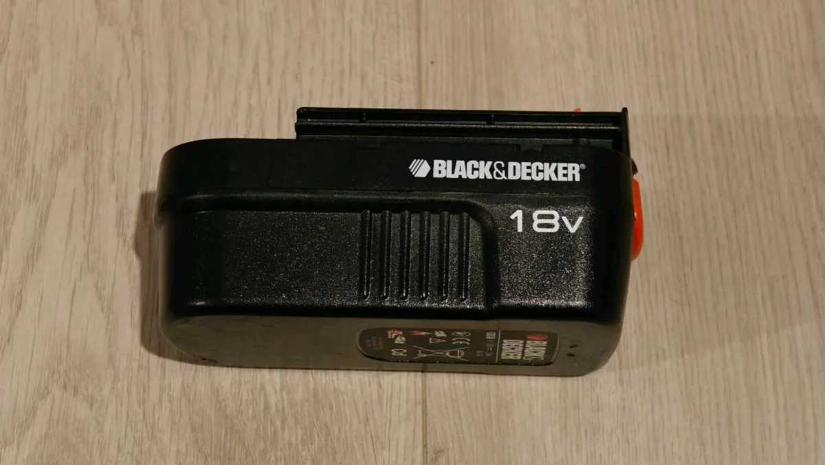 Black & Decker 18V Drill - Image 4