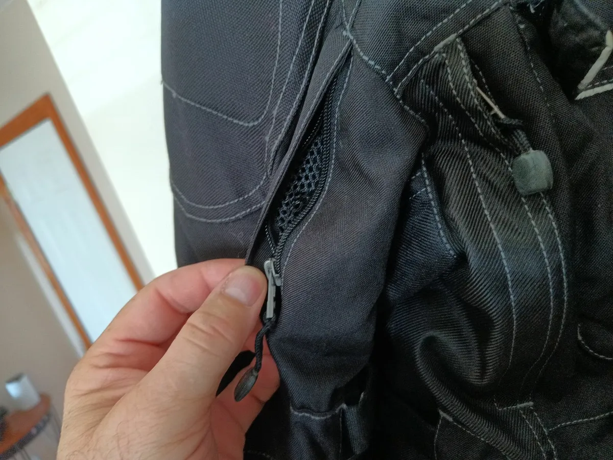 Motorcycle jacket size L with removable shoulder a - Image 3