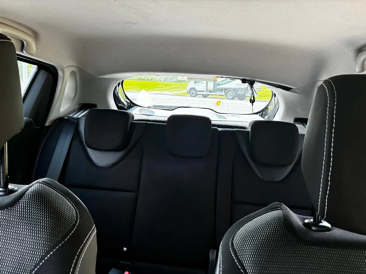 161 Renault Clio - Image 1