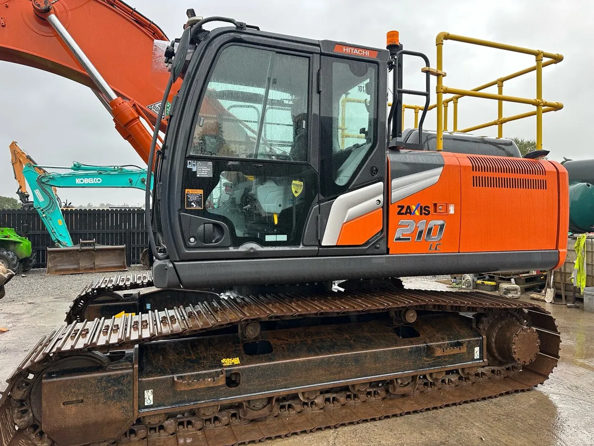 HITACHI ZX210LC-7 2022 - Image 1