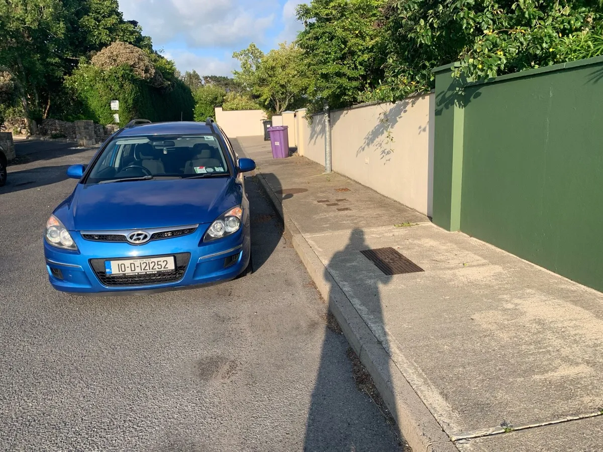 Hyundai i30 Crdi estate - Image 2