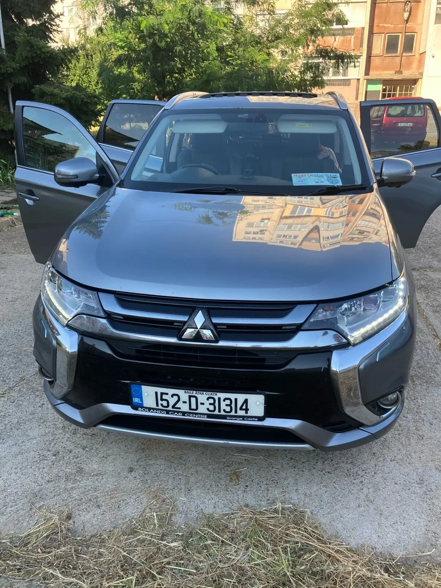 Mitsubishi outlander PHEV 2015 new edition - Image 3