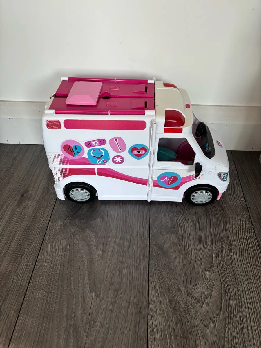 Barbie  car - Image 1