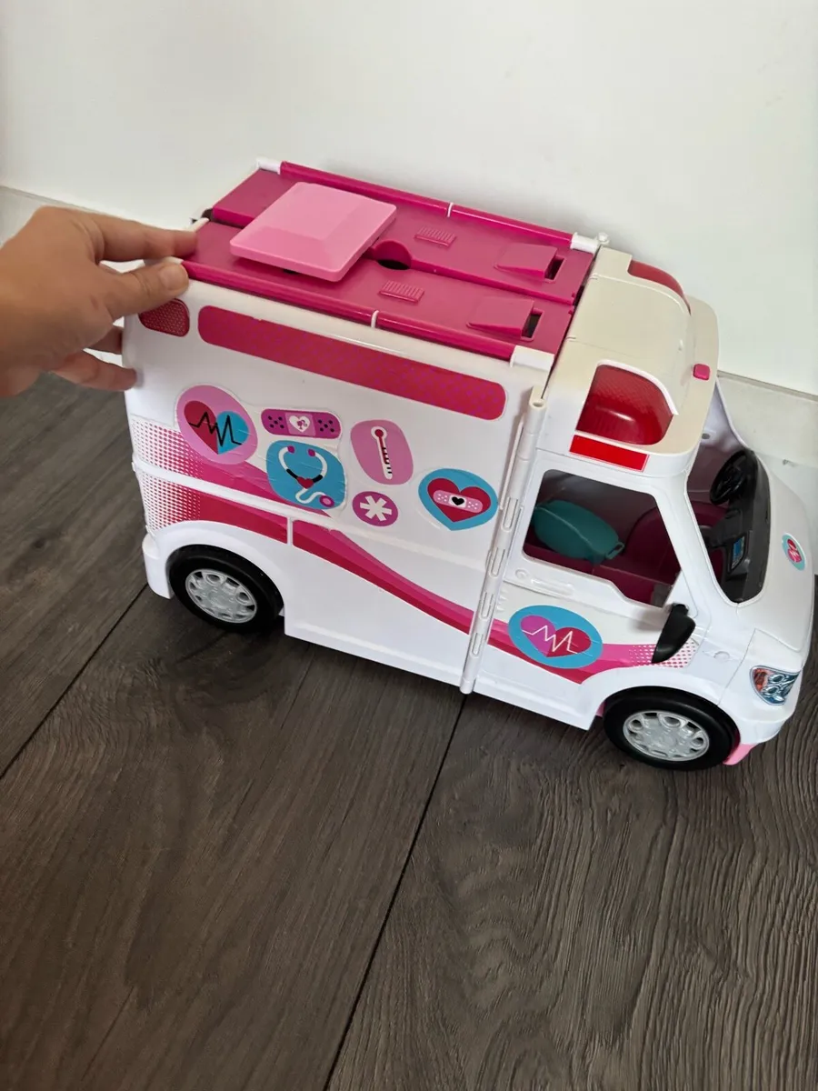 Barbie  car - Image 2