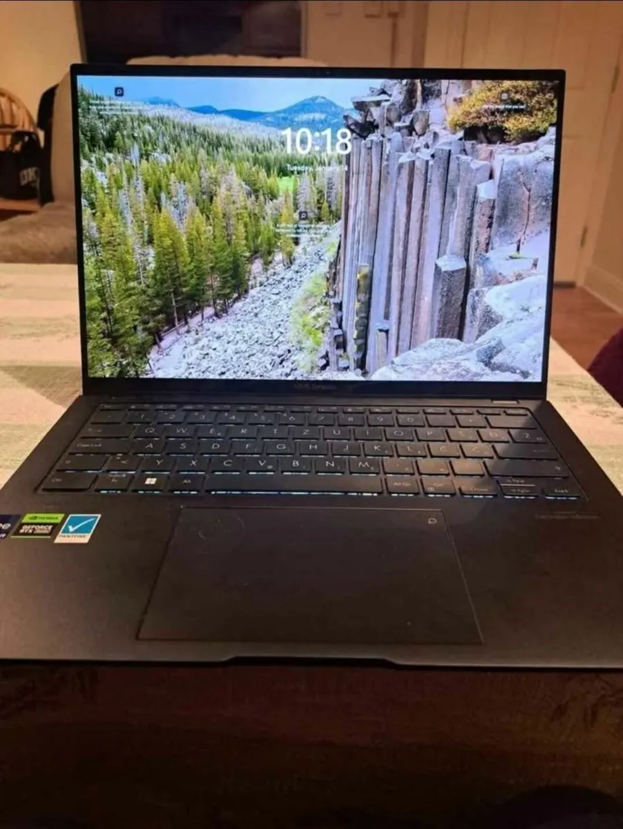 Laptop Asus Zenbook Pro 14, intel i9, rtx4060, 32g