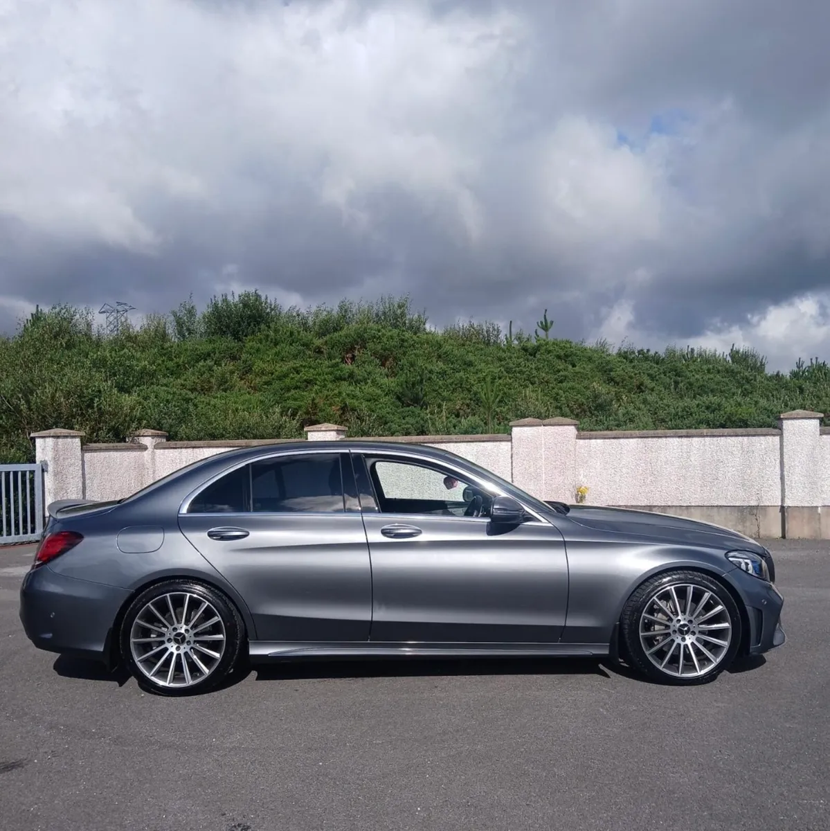 2019 Mercedes c220 amg line - Image 3