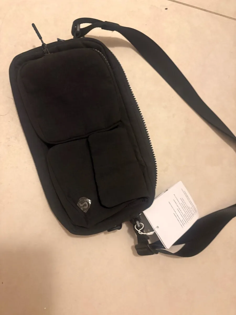 Lululemon crossbody bag - Image 1
