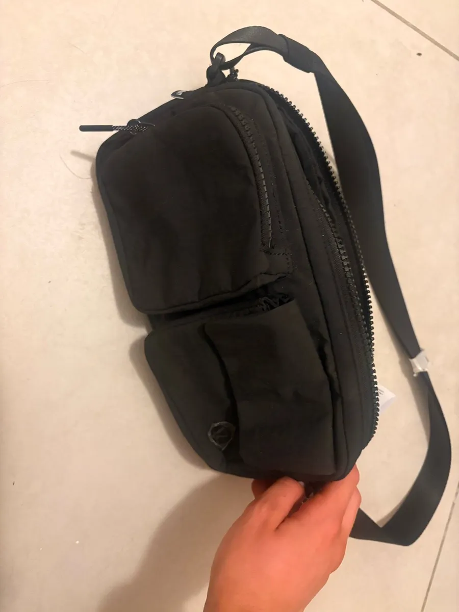 Lululemon crossbody bag - Image 2