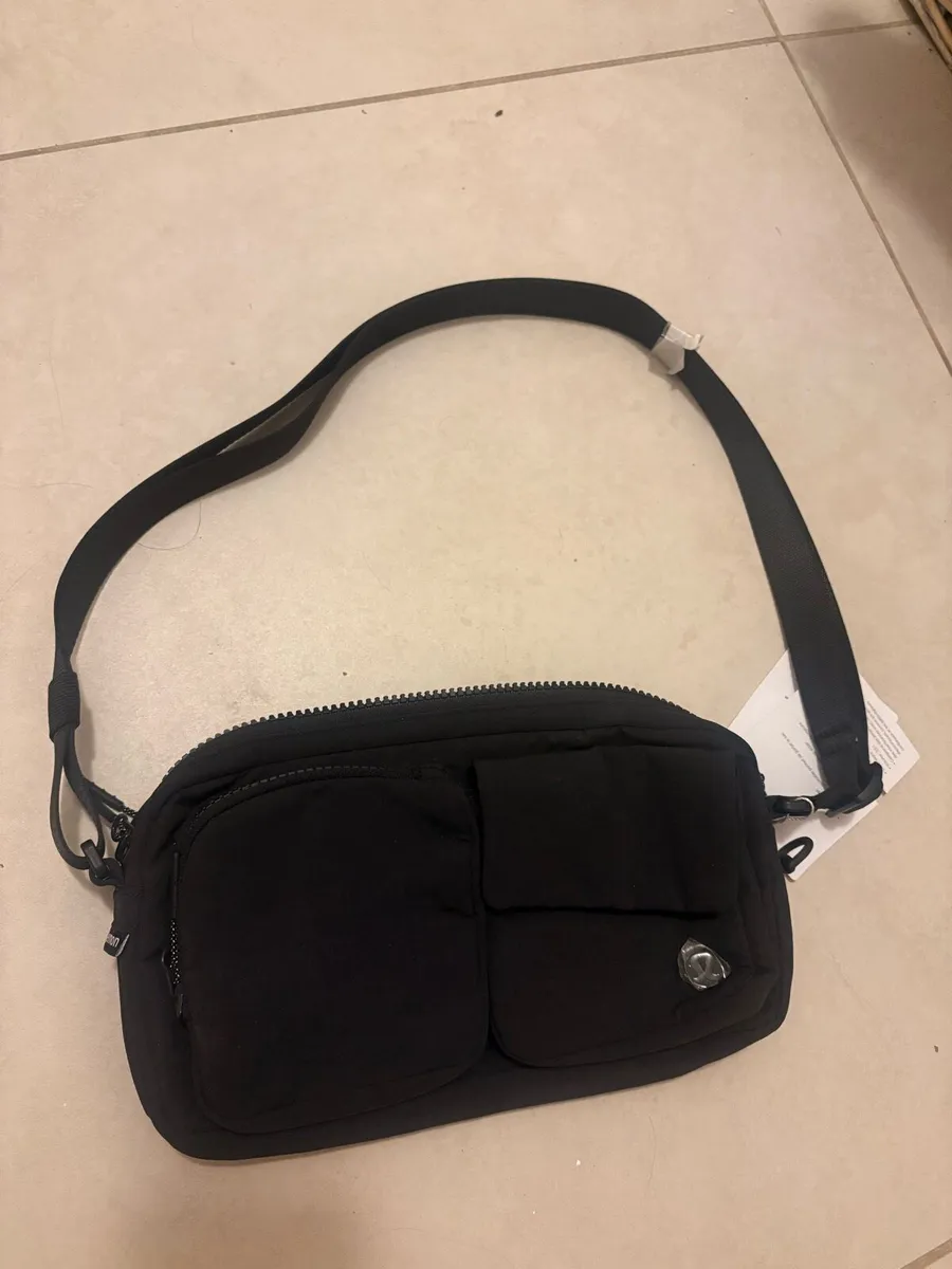 Lululemon crossbody bag - Image 4