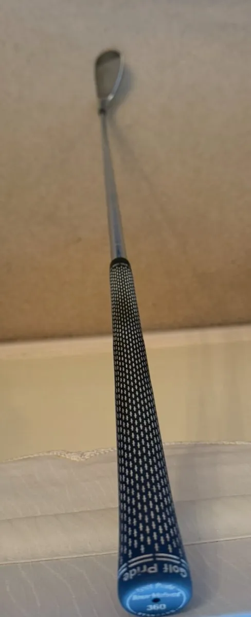 Golf club - Image 2