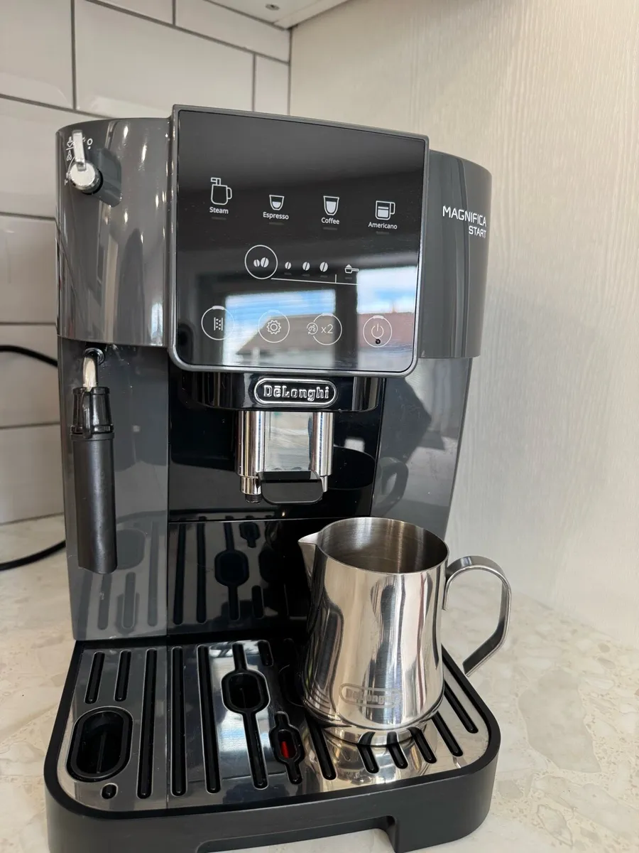 Delonghi Coffee Machine - Image 3