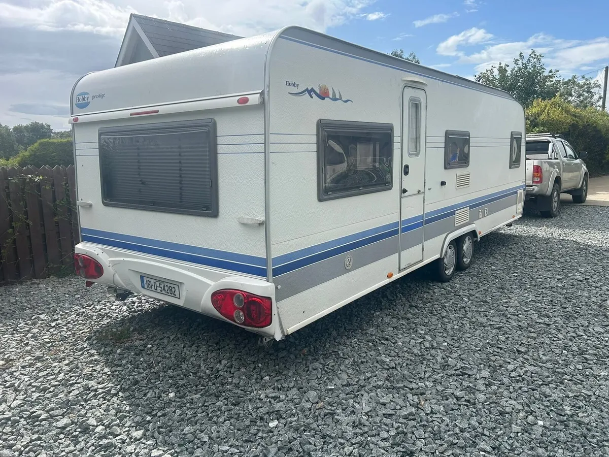 Hobby twin axle 5/6 berth caravan - Image 2
