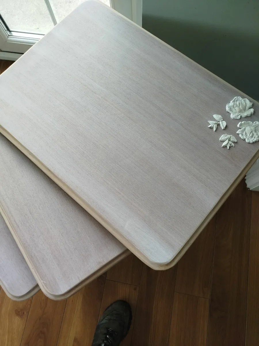 Nest of tables - Image 2