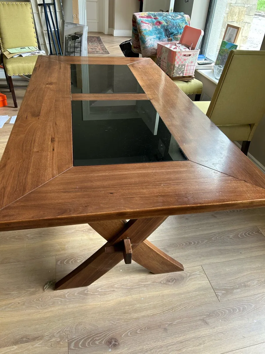 Dining table - Image 1