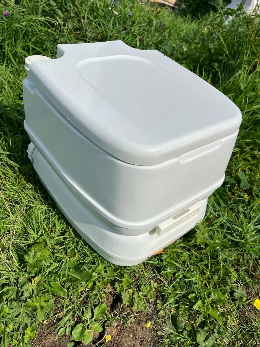 Caravan parts and windows, oven ,fridge - Image 1
