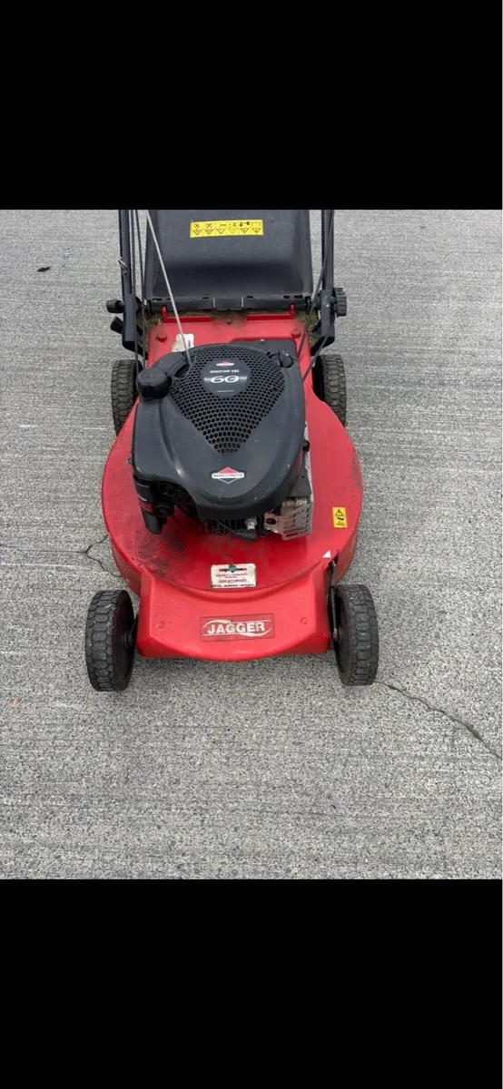 Petrol lawnmower - Image 2