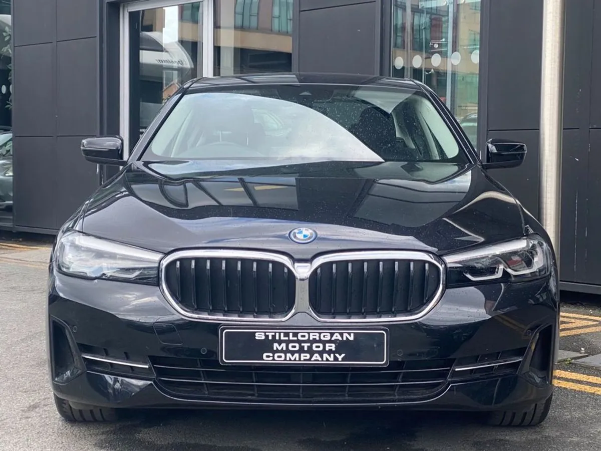 BMW 5 Series 530e SE Auto (phev) - Image 2