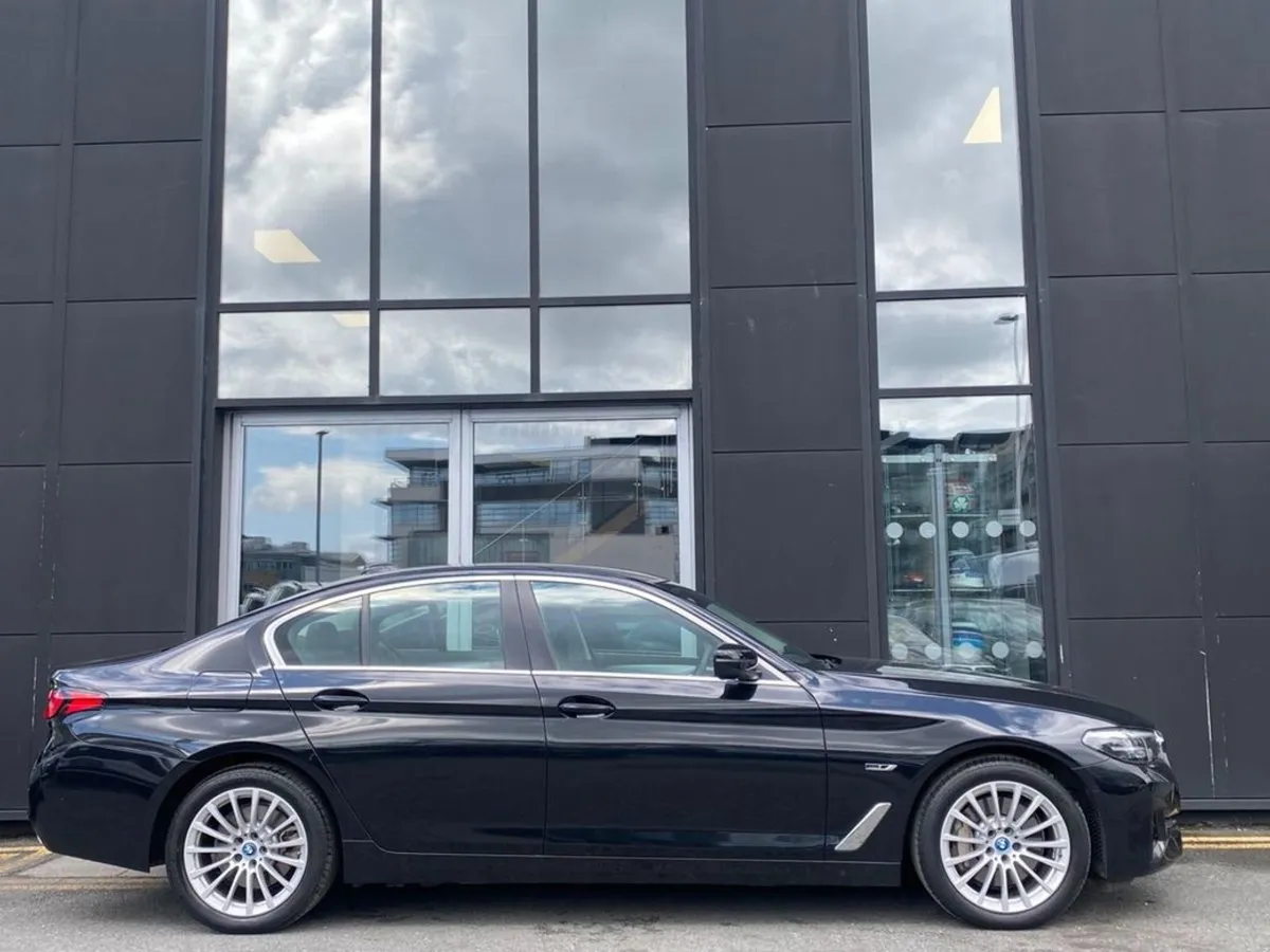 BMW 5 Series 530e SE Auto (phev) - Image 4