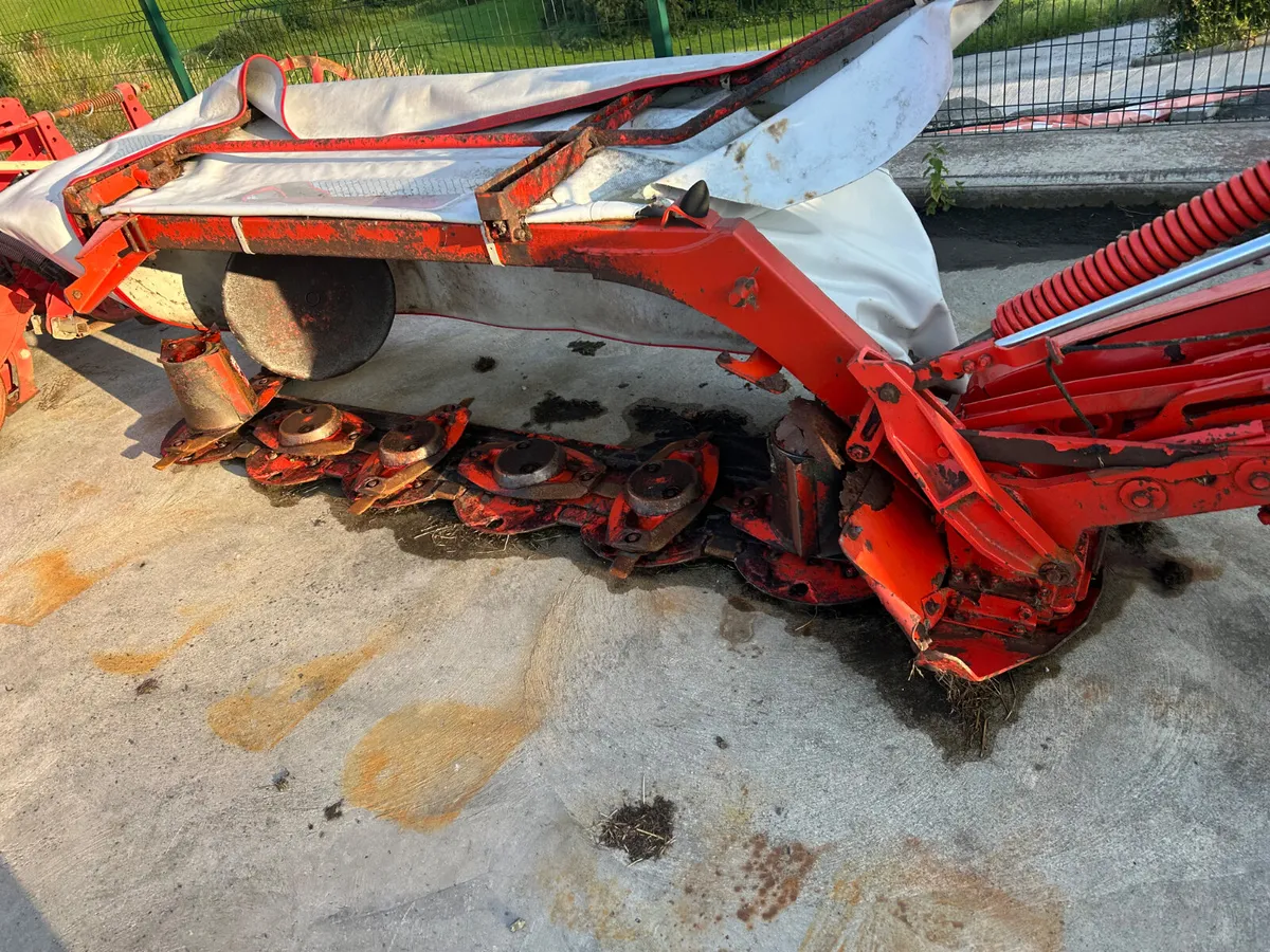 Kuhn GMD240 mower - Image 1