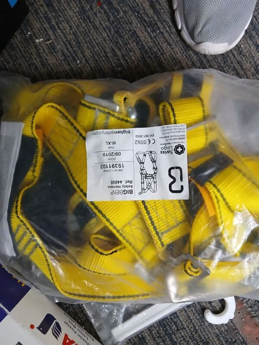 safety harnesses - Image 1