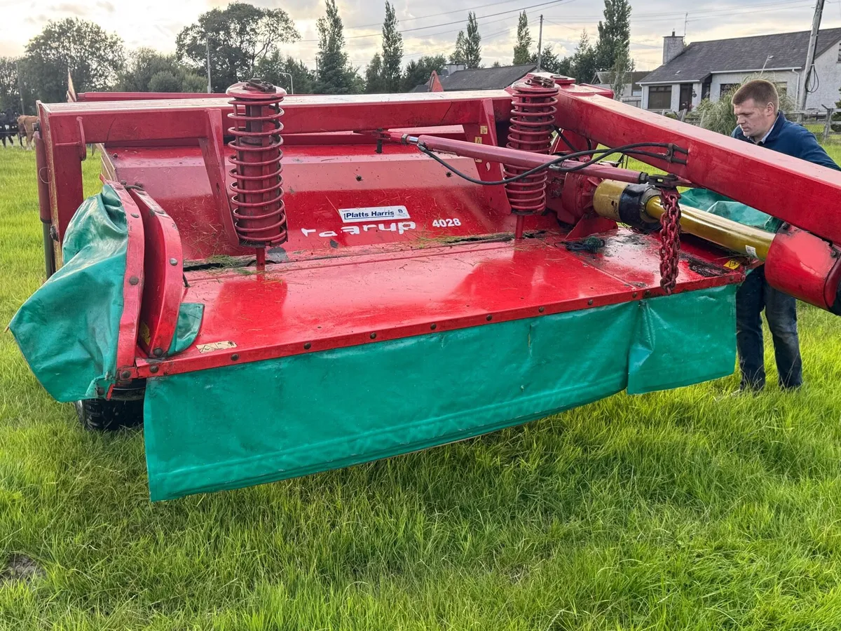 Taaurp  4028 mower - Image 4