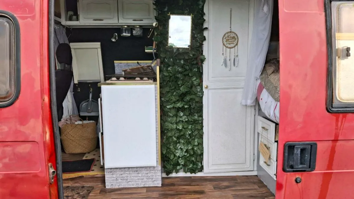 Camper van - Image 4