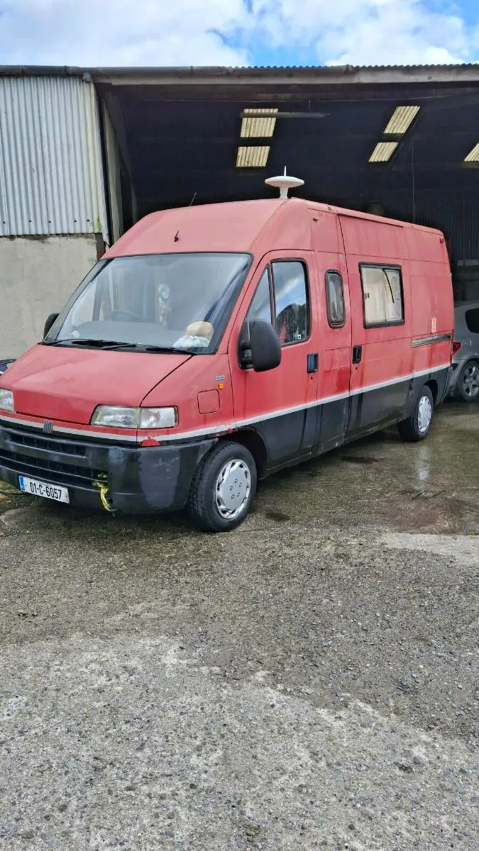 Camper van - Image 1