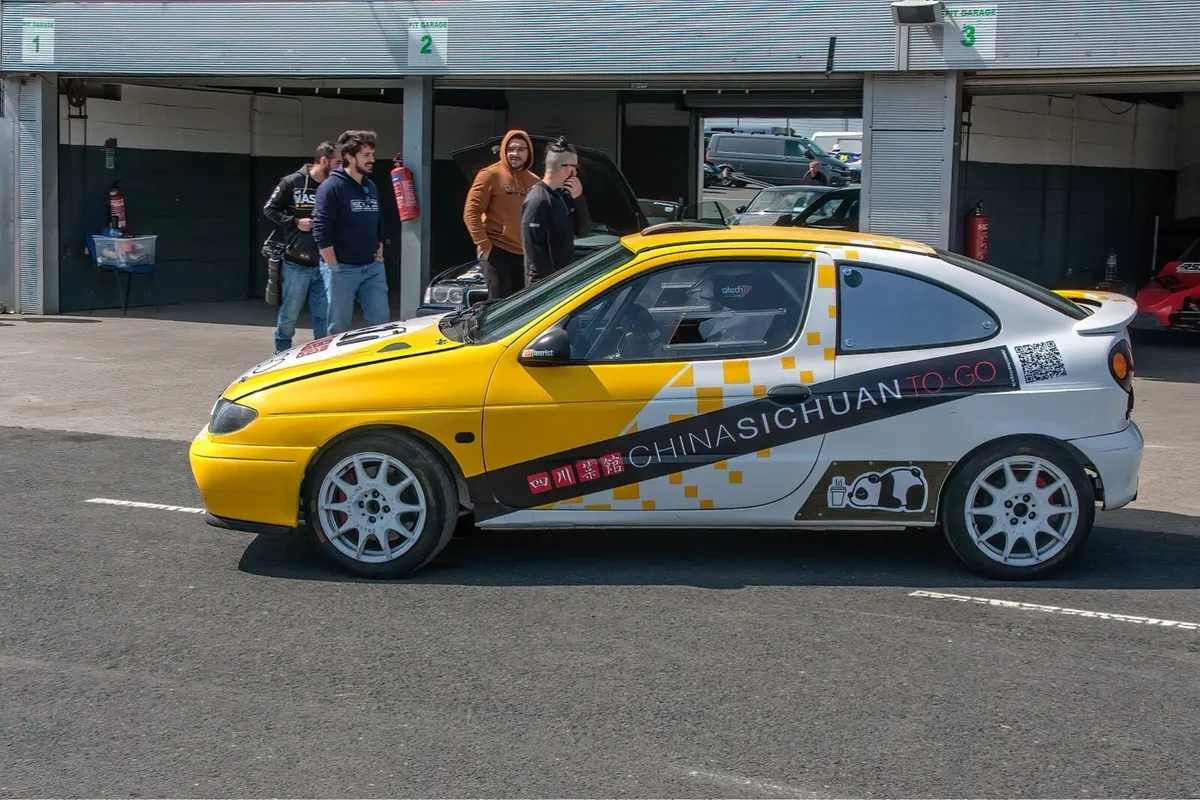 Rally car GP A MEGANE - Image 3