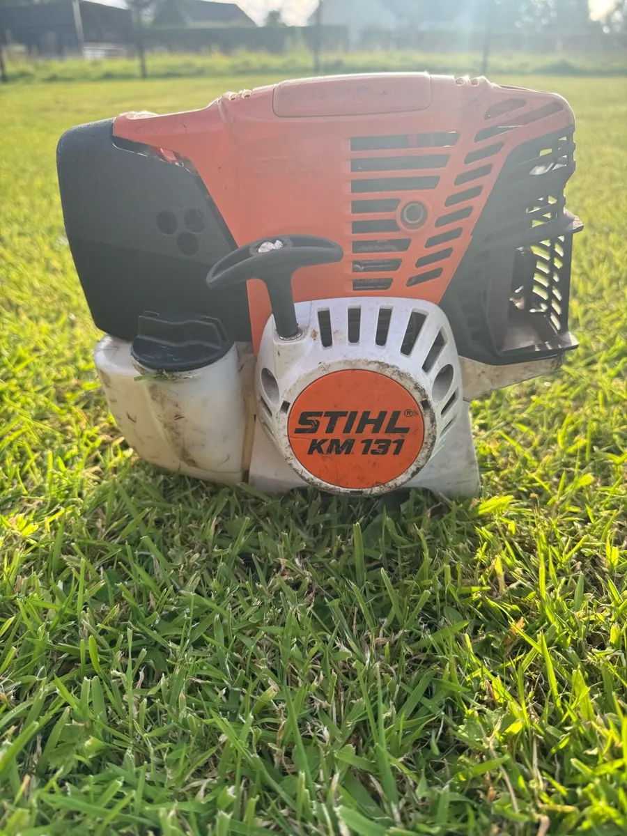 Sthil KM 131R with hedge cutter attachment - Image 4