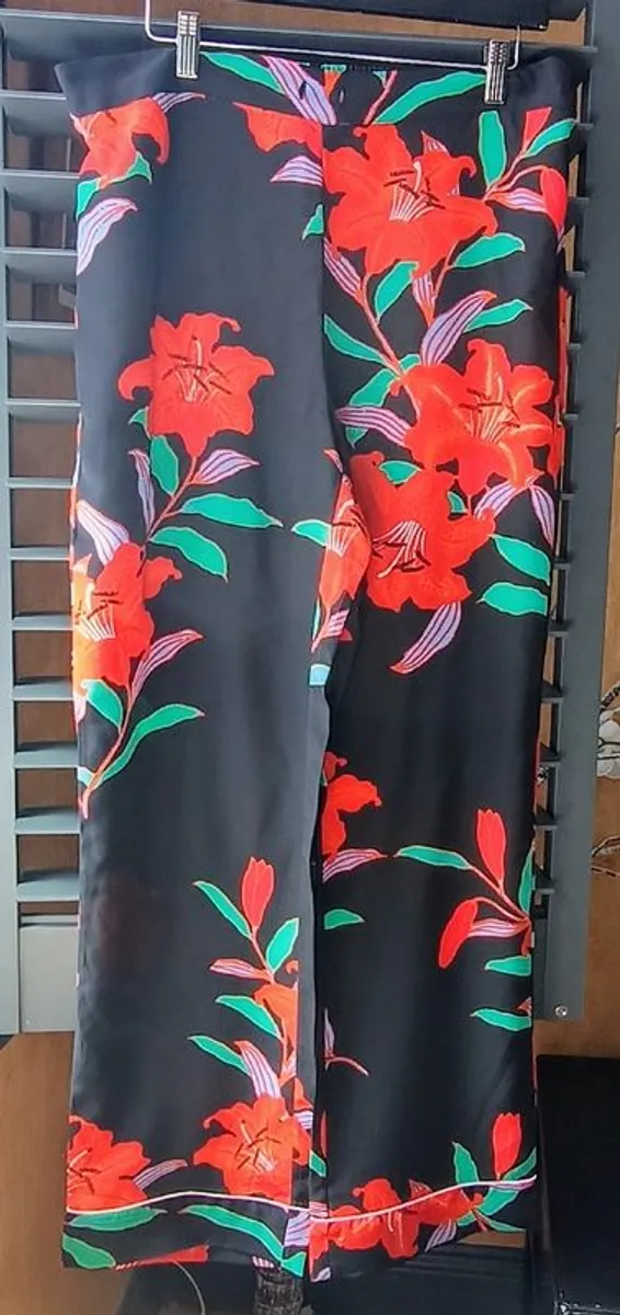 Diane Von Furstenburg silk trousers - Image 2