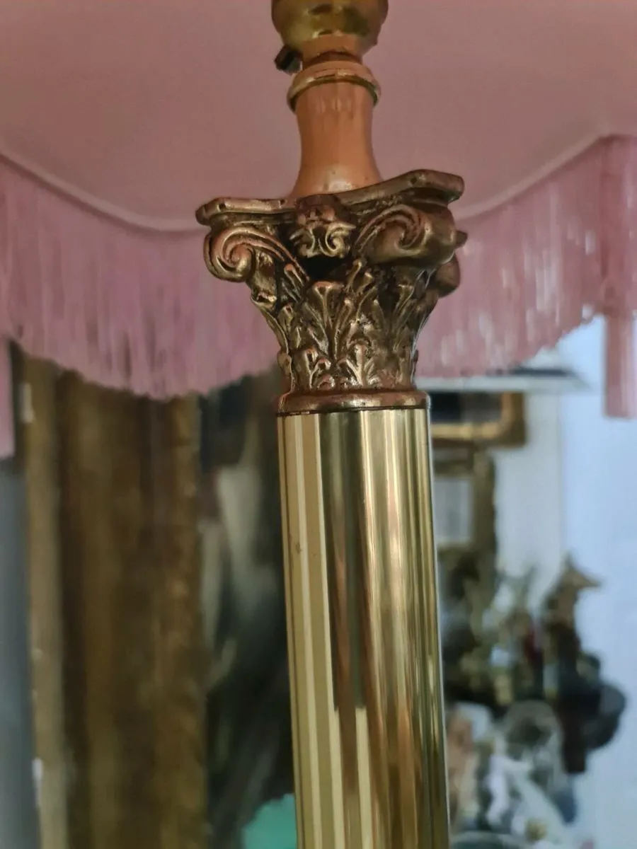 Tall Corinthian lamp POSTAGE AVAILABLE - Image 3