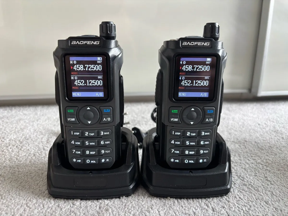 2x Baofeng UV-21 Long Range walkie talkie. Ham rad - Image 1