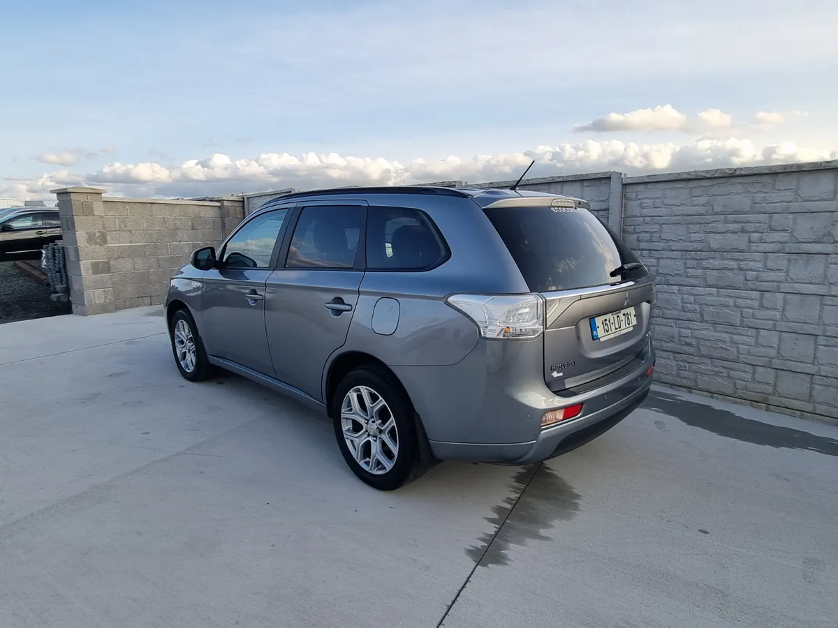 Mitsubishi Outlander 2015 - Image 2