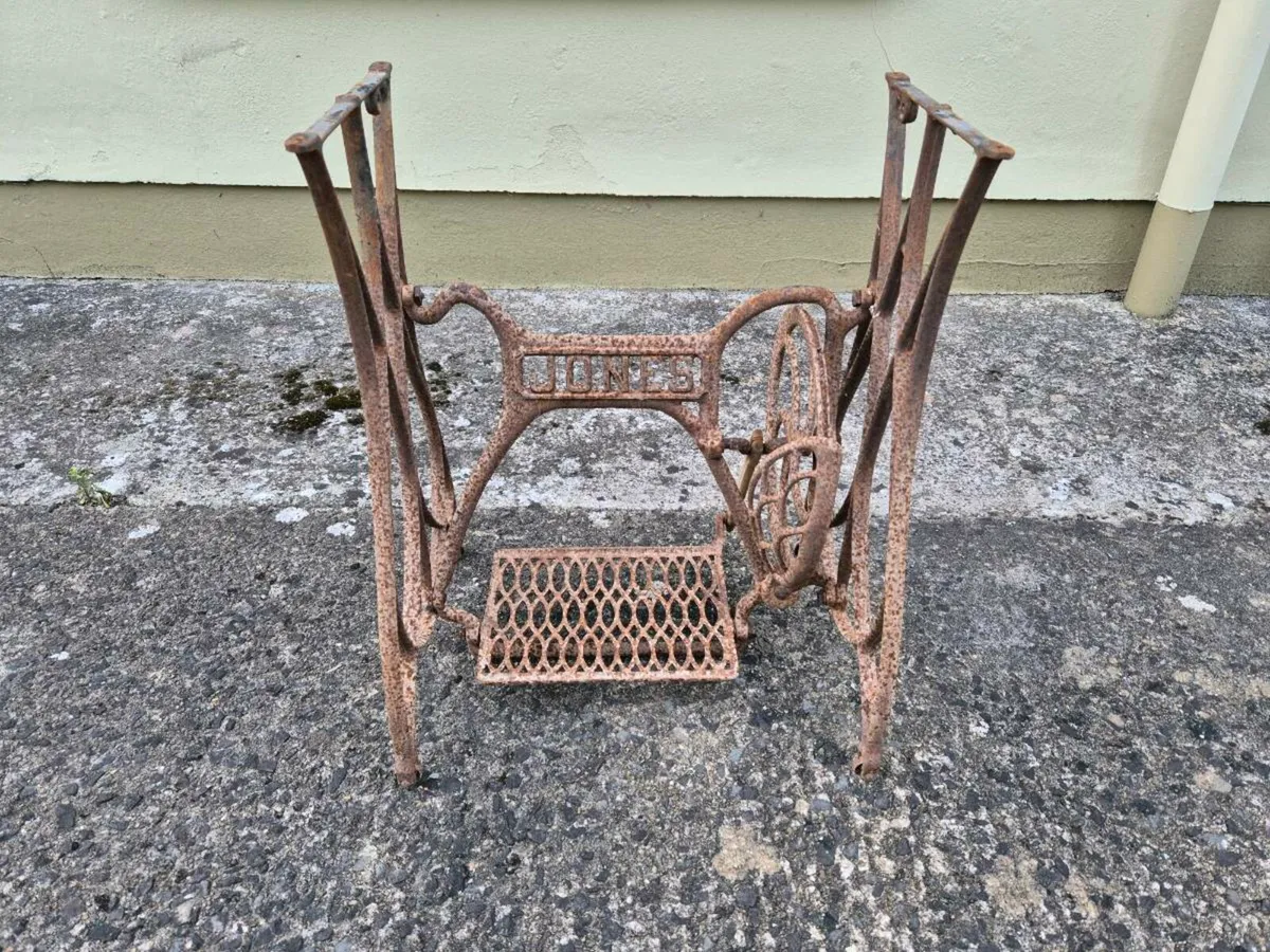 Antique sewing machine base - Image 2