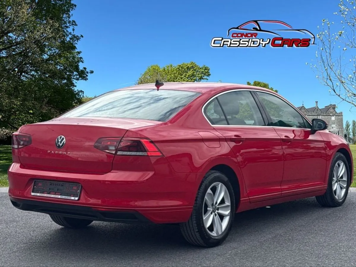 Volkswagen Passat SE NAV TDI - Image 2