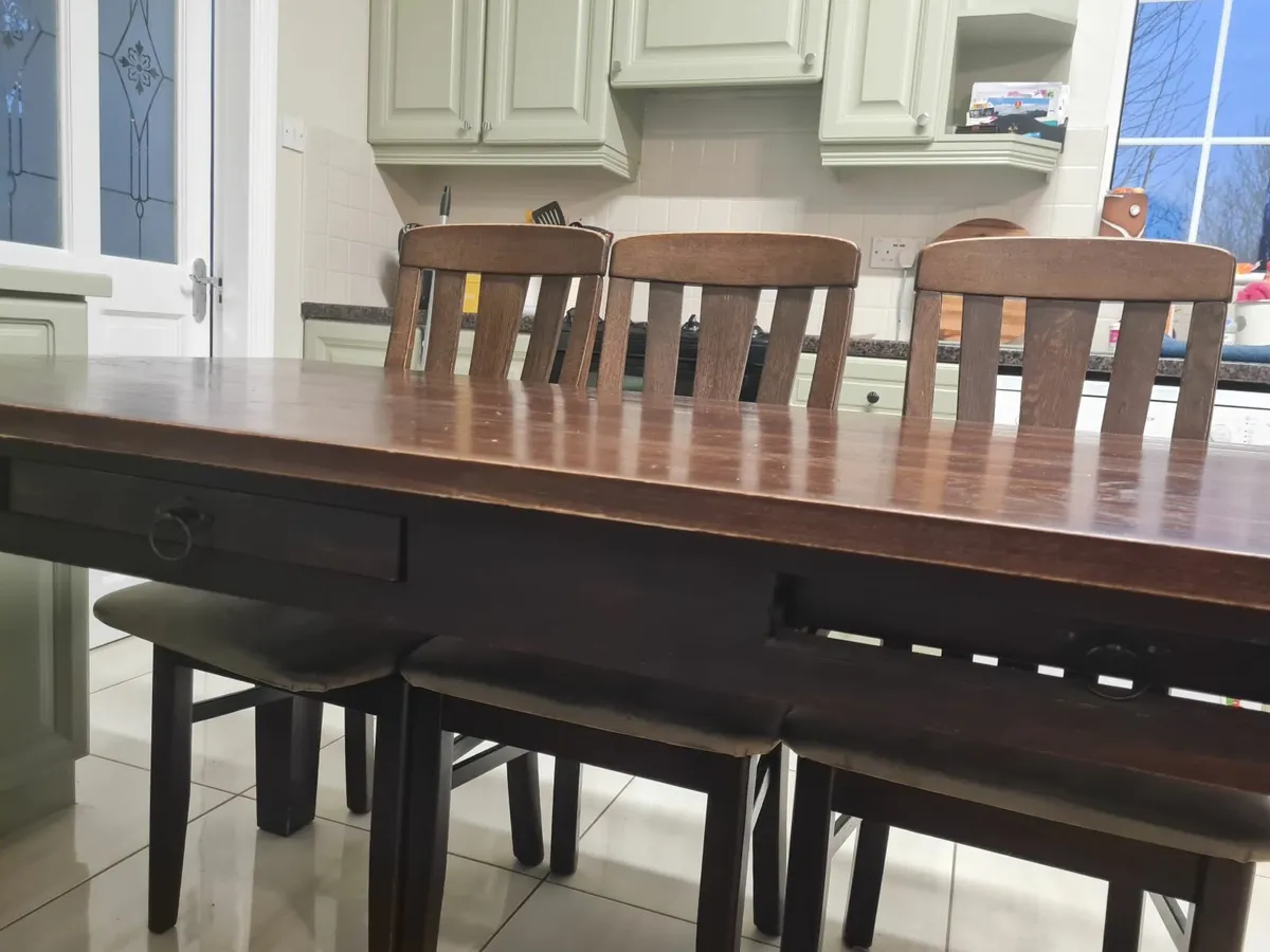 Kitchen table and 6 chairs - Image 1