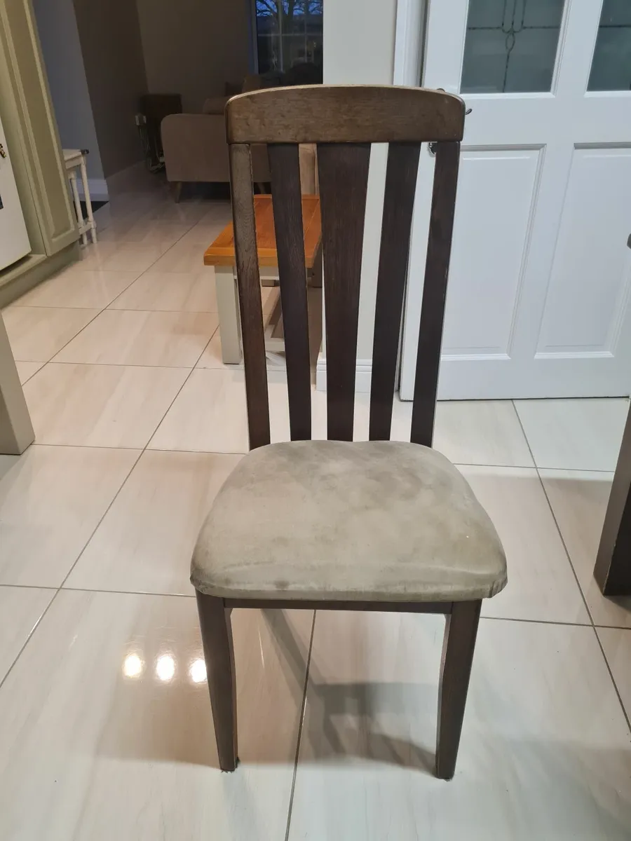 Kitchen table and 6 chairs - Image 3