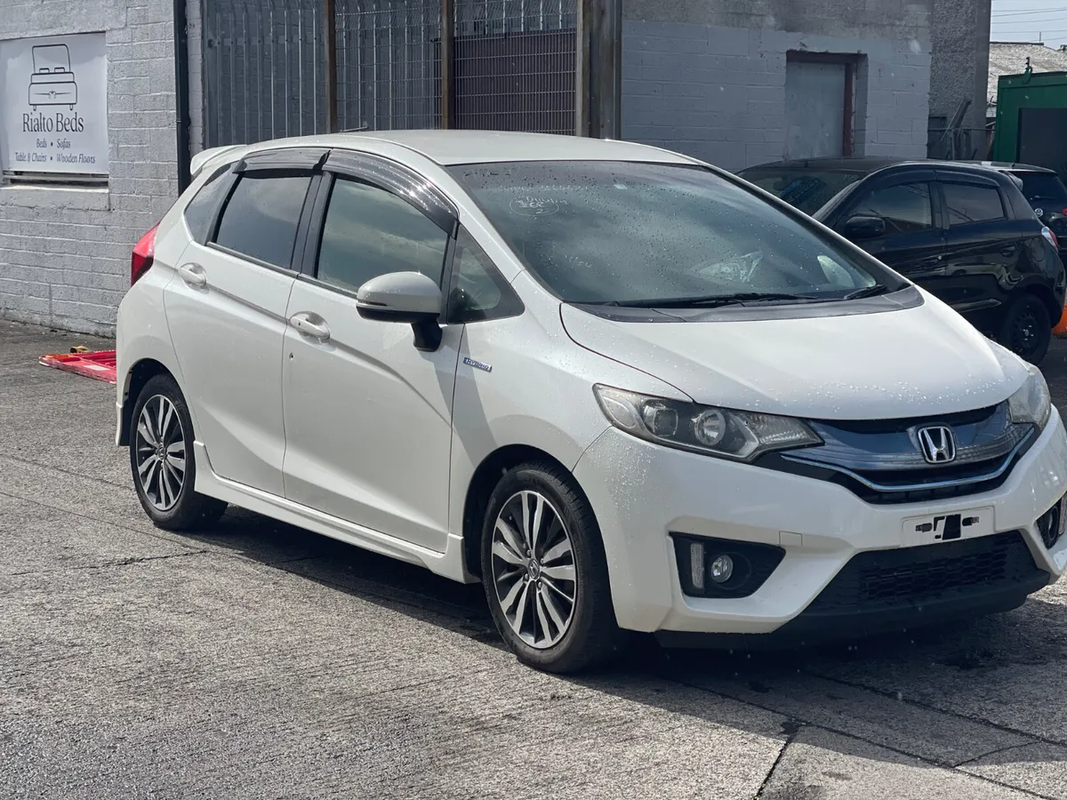 2014 Honda fit hybrid hug spec - Image 2