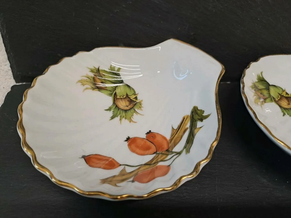 Royal Worcester and Vatican City free items - Image 2