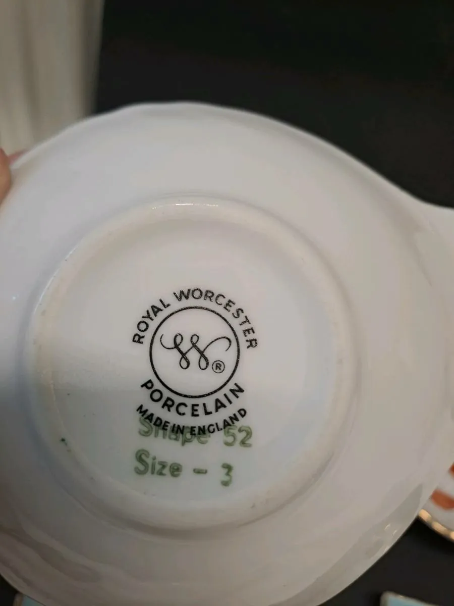 Royal Worcester and Vatican City free items - Image 3