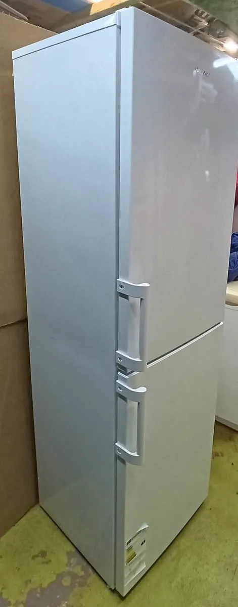 HOTPOINT Freestanding fridge-freezer - Image 2