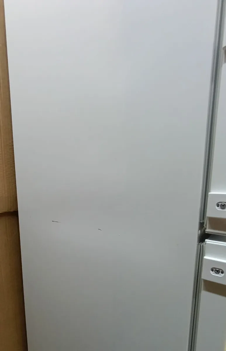 HOTPOINT Freestanding fridge-freezer - Image 3